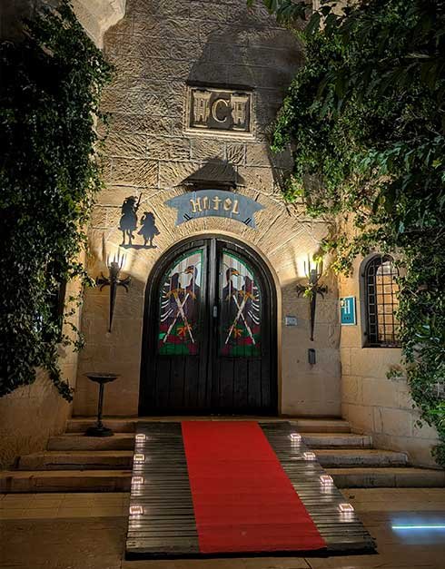 Entrada del Hotel Restaurante Castillo Bonavía en Pedrola