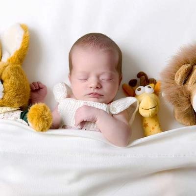 Newborn Durmiendo Acompanada