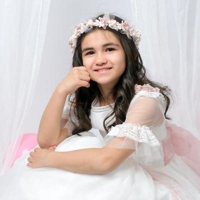 Comunion Nina Sentada