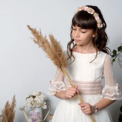 Nina Comunion Mirada Baja