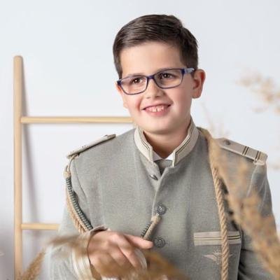 Nino Comunion Mirada Horizonte